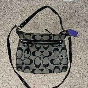 Like new coach shoulder bag with strap